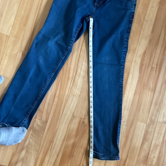 EUC Eddie Bauer women’s jeans P8 - Picture 6 of 6